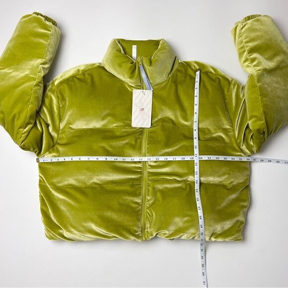 NWT Fabletics Wander Velour Cropped Puffer Jacket And Luxe Velour Jogger - Picture 14 of 16
